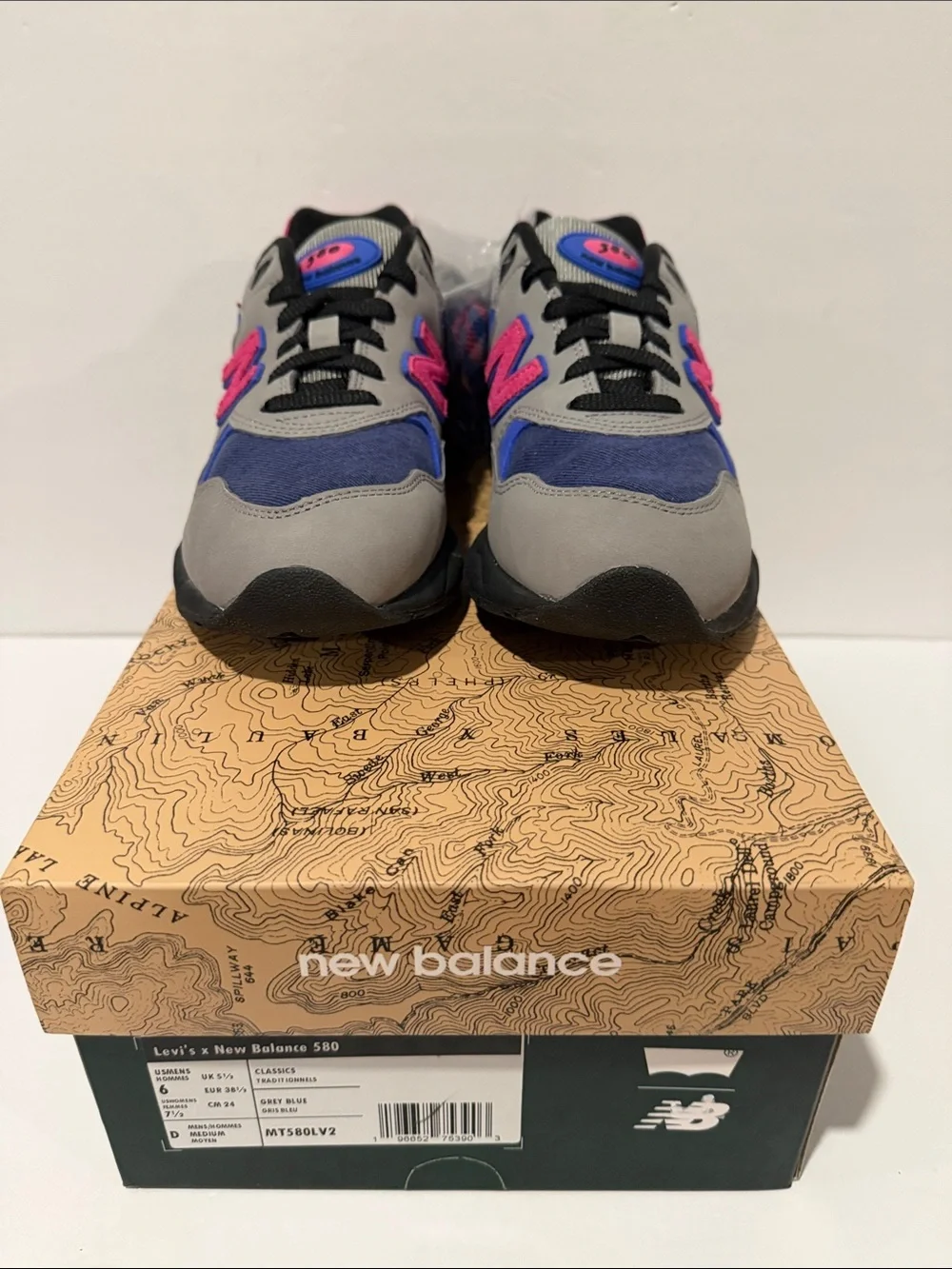 NB580 x Levi ‘Dark Grey’ Sz: 6 (MT580LV2)